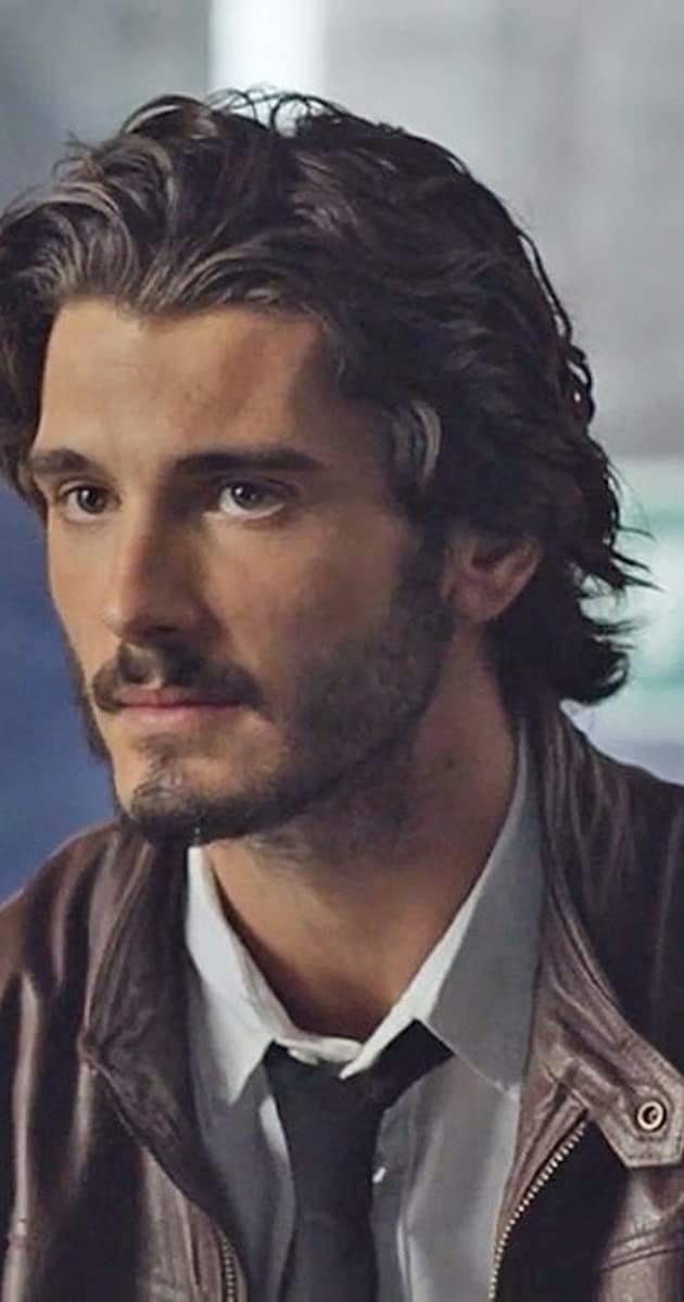 Moda Yon González - IMDb