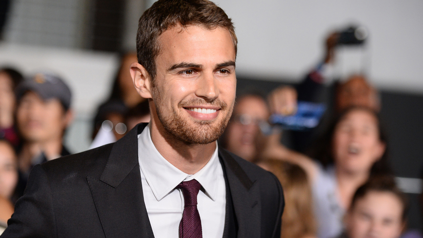 Moda Theo James - IMDb