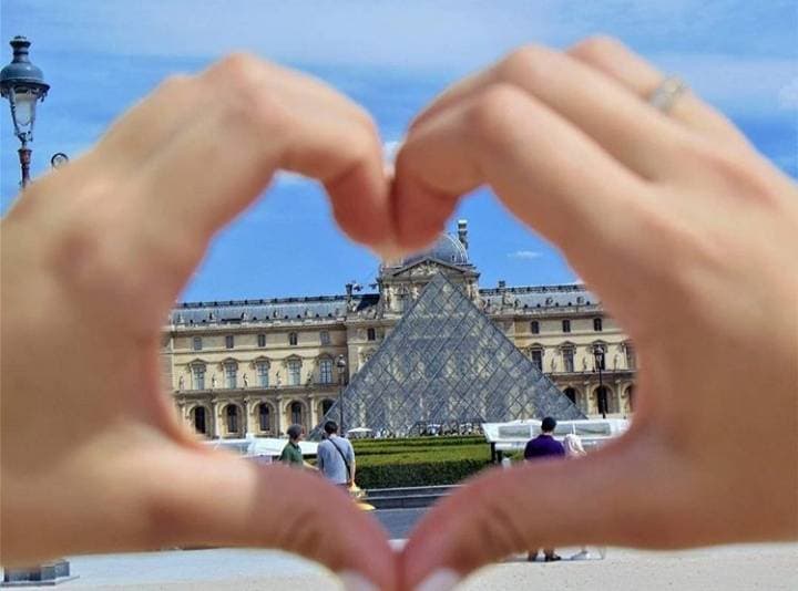 Place Museo del Louvre