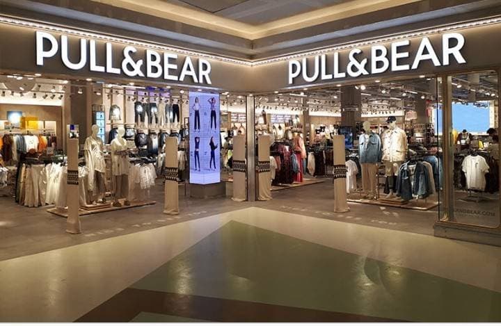 Place Pull & Bear