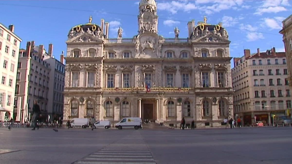 Place Hôtel de Ville de Lyon