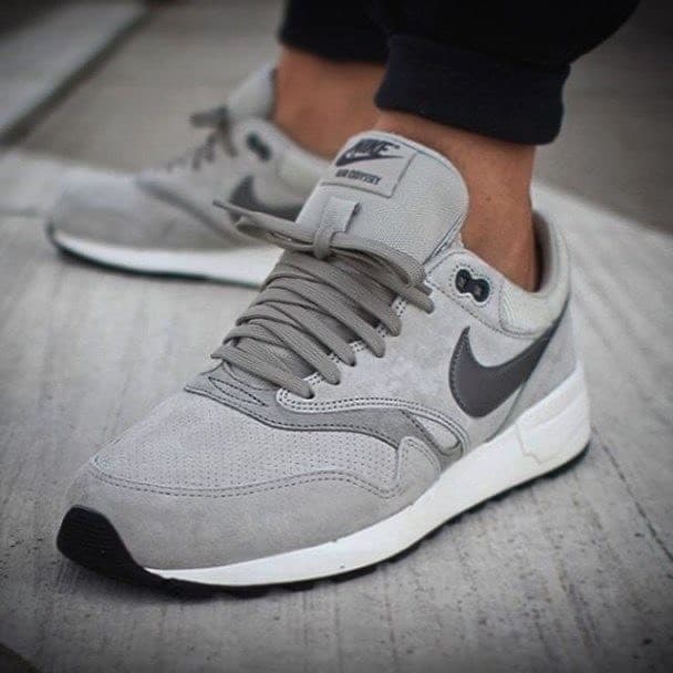 Moda Grey Nikes