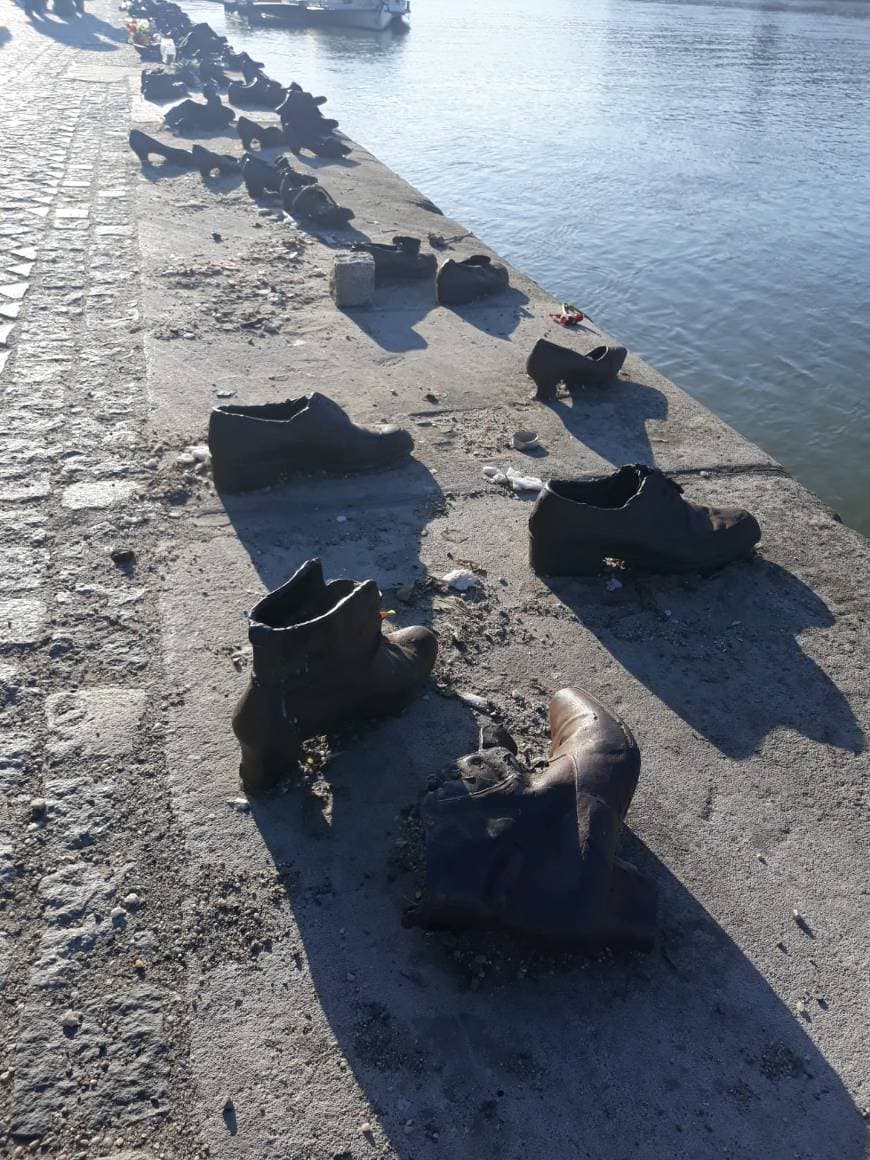 Place Shoes on the Danube Bank