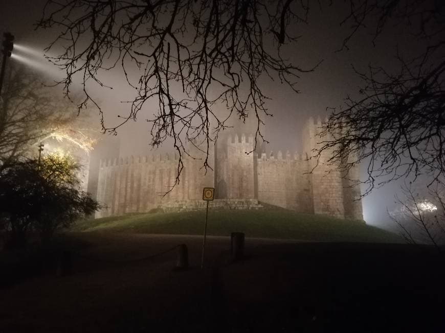 Place Guimarães Castle