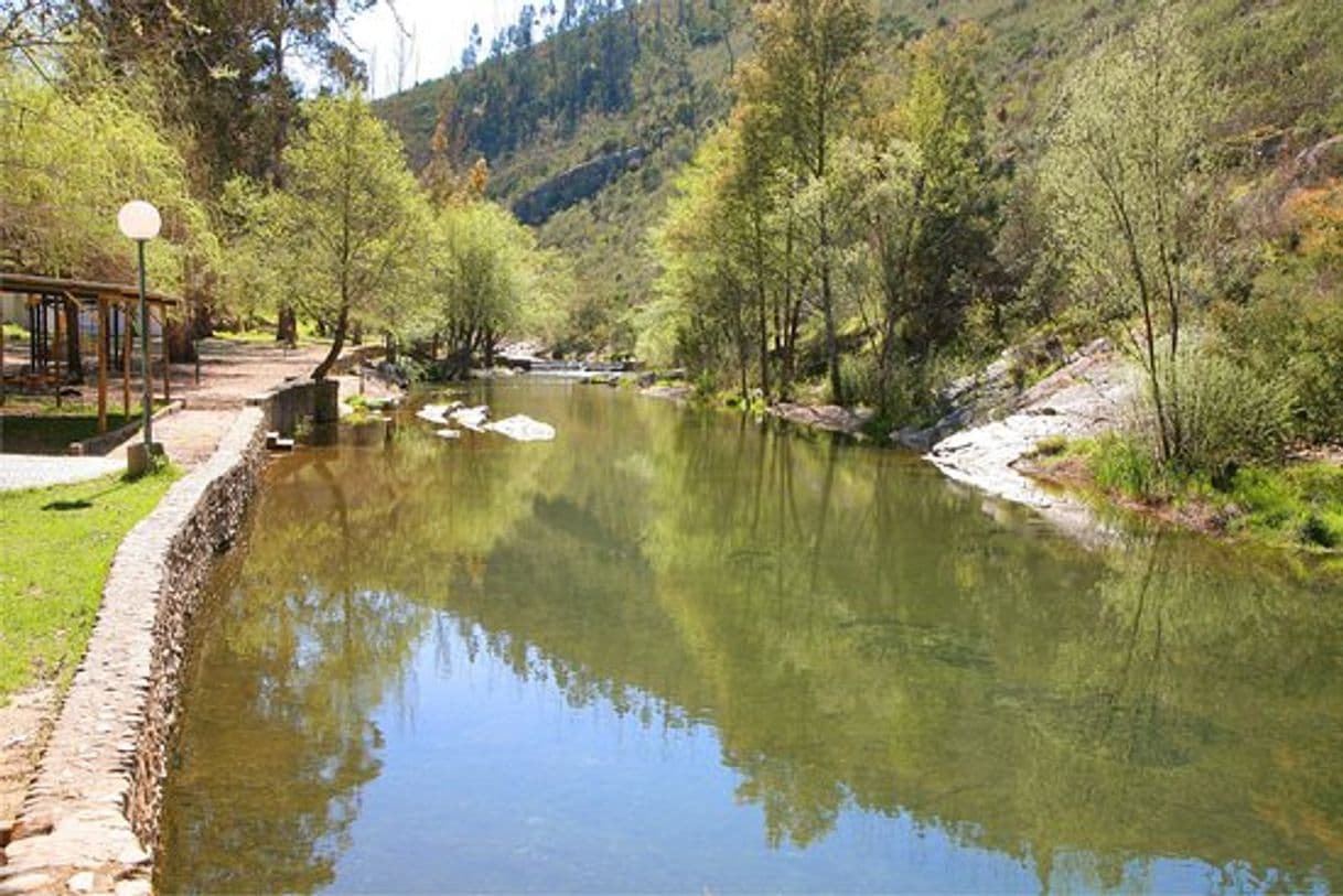 Lugar Beach Penedo Furado