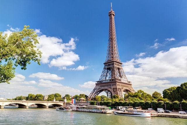 Place Torre Eiffel