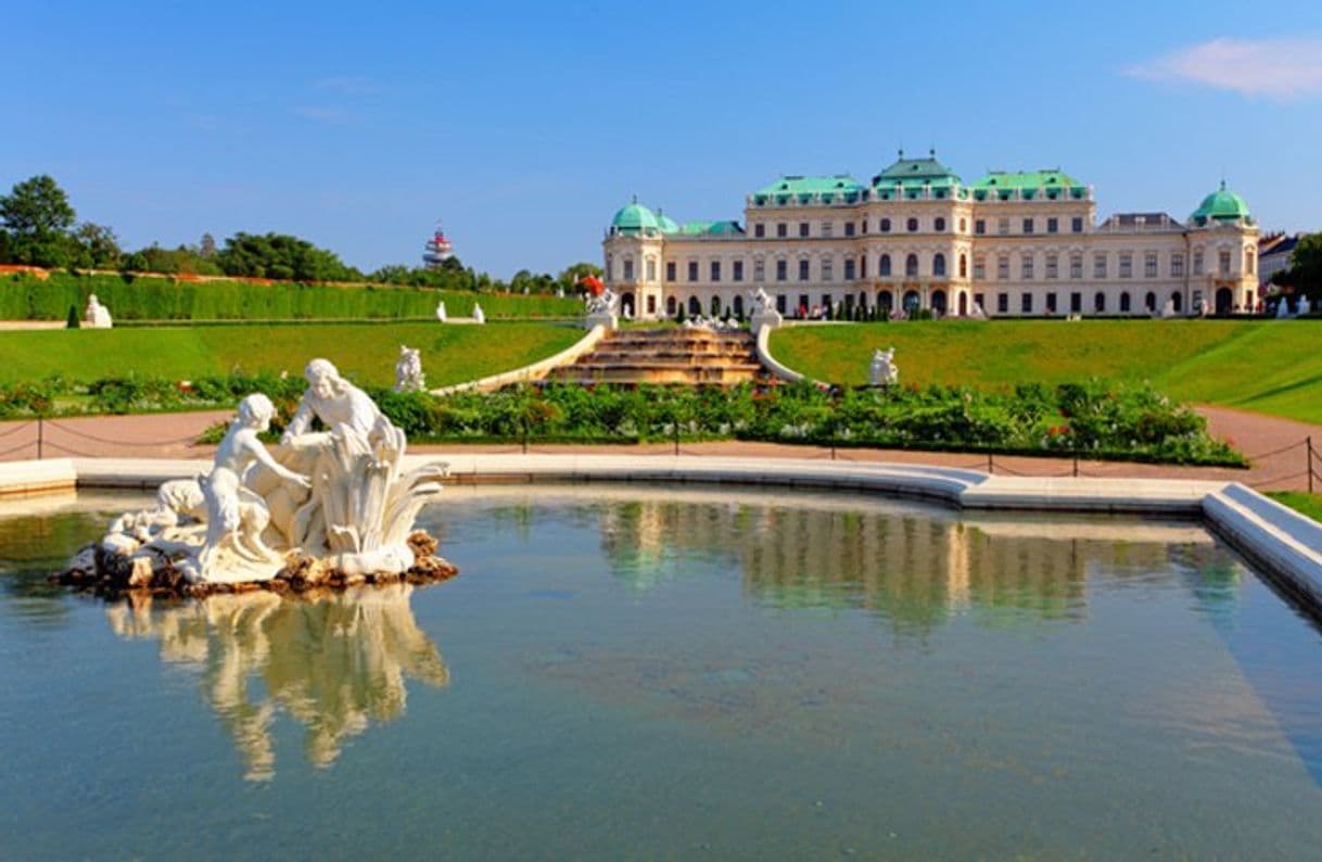 Place Belvedere Palace