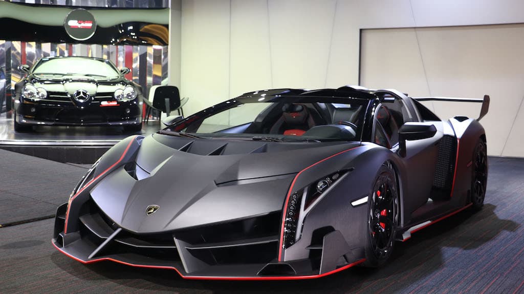 Fashion Veneno Roadster - Lamborghini