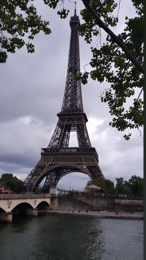 Place Torre Eiffel