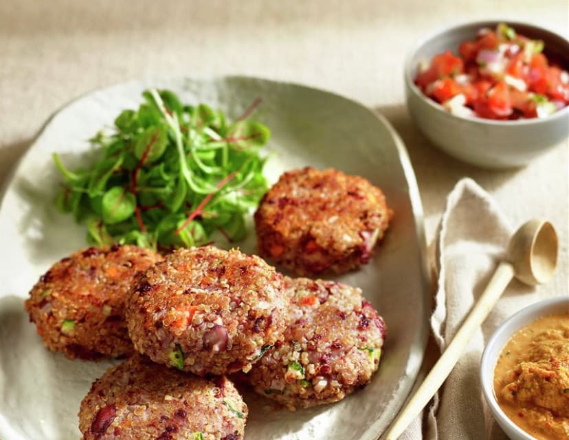 Fashion Hamburguesa de quinoa y alubias con salsa huancaína 