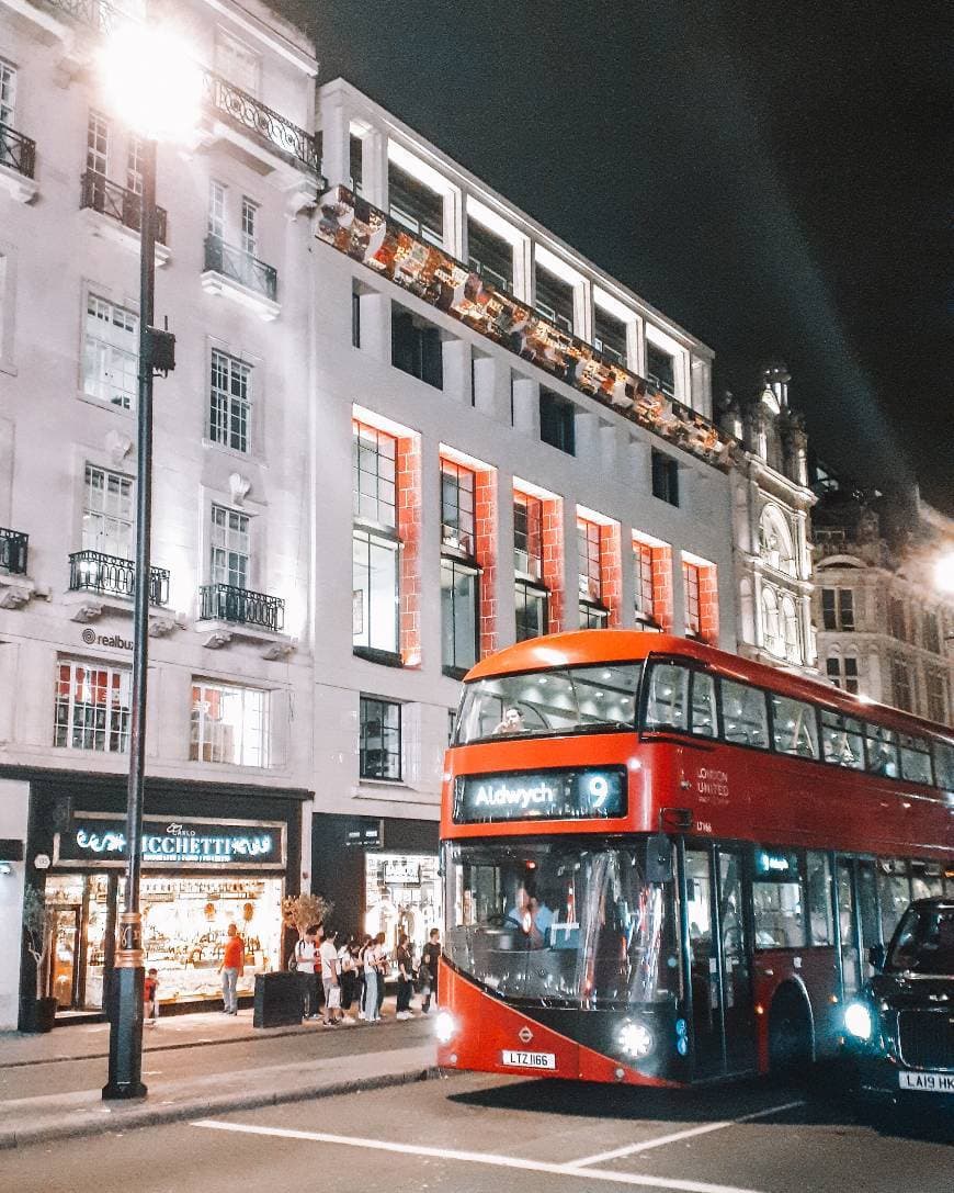 Lugar Piccadilly Circus