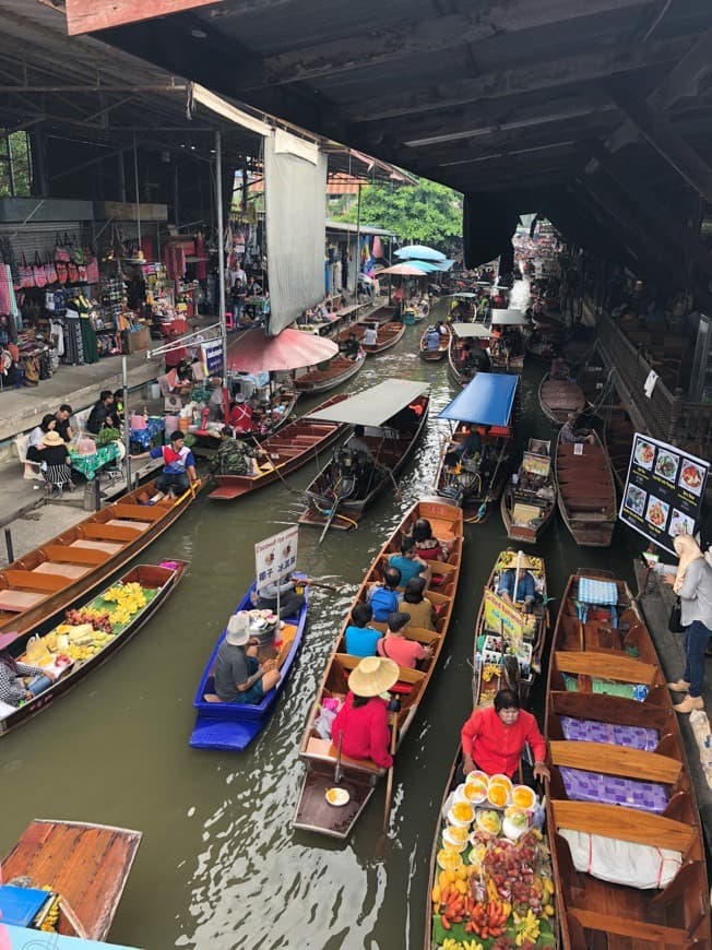 Place Damnoen Saduak Floating Market