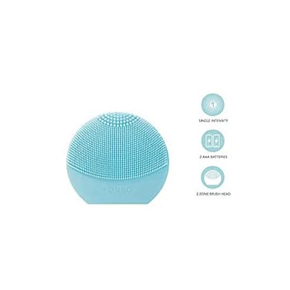 Belleza LUNA Play Plus de FOREO es el cepillo facial recargable de silicona