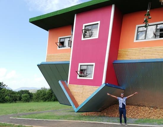 Place Upside Down House