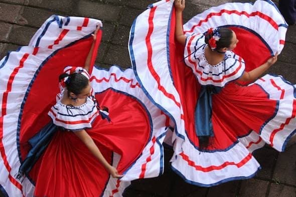 Fashion Traje típico 