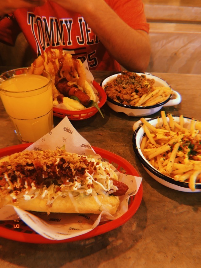 Restaurantes Frankie Hot Dogs