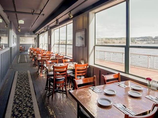 Restaurantes Yacht Club Broiler