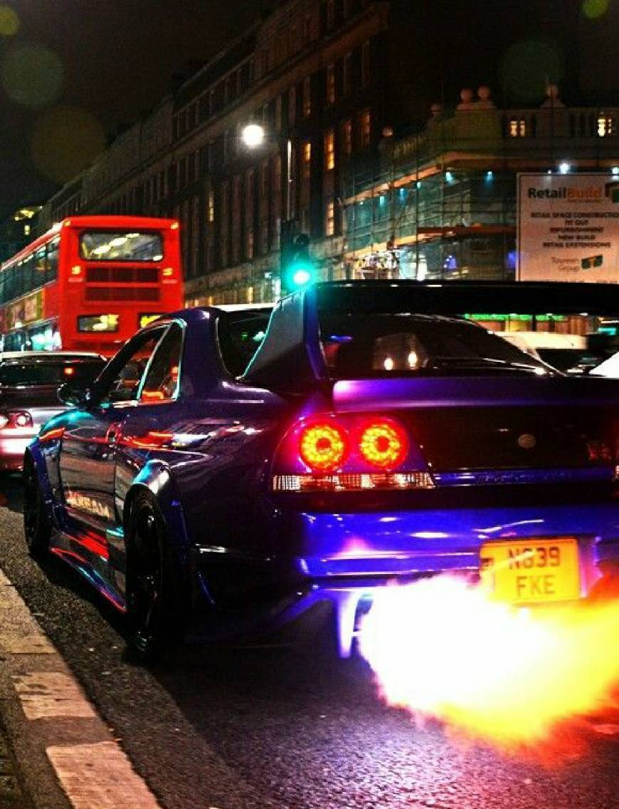 Moda Nissan GTR FLAMES