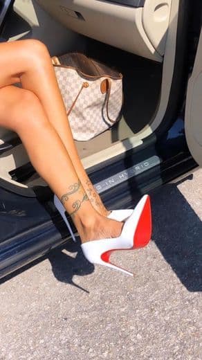 Place Christian Louboutin