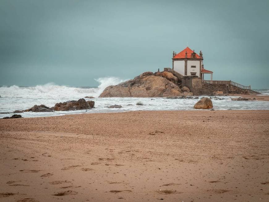 Lugar Capela do Senhor da Pedra - Miramar