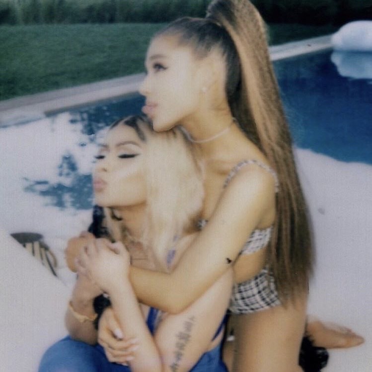 Canción Bed (feat. Ariana Grande)