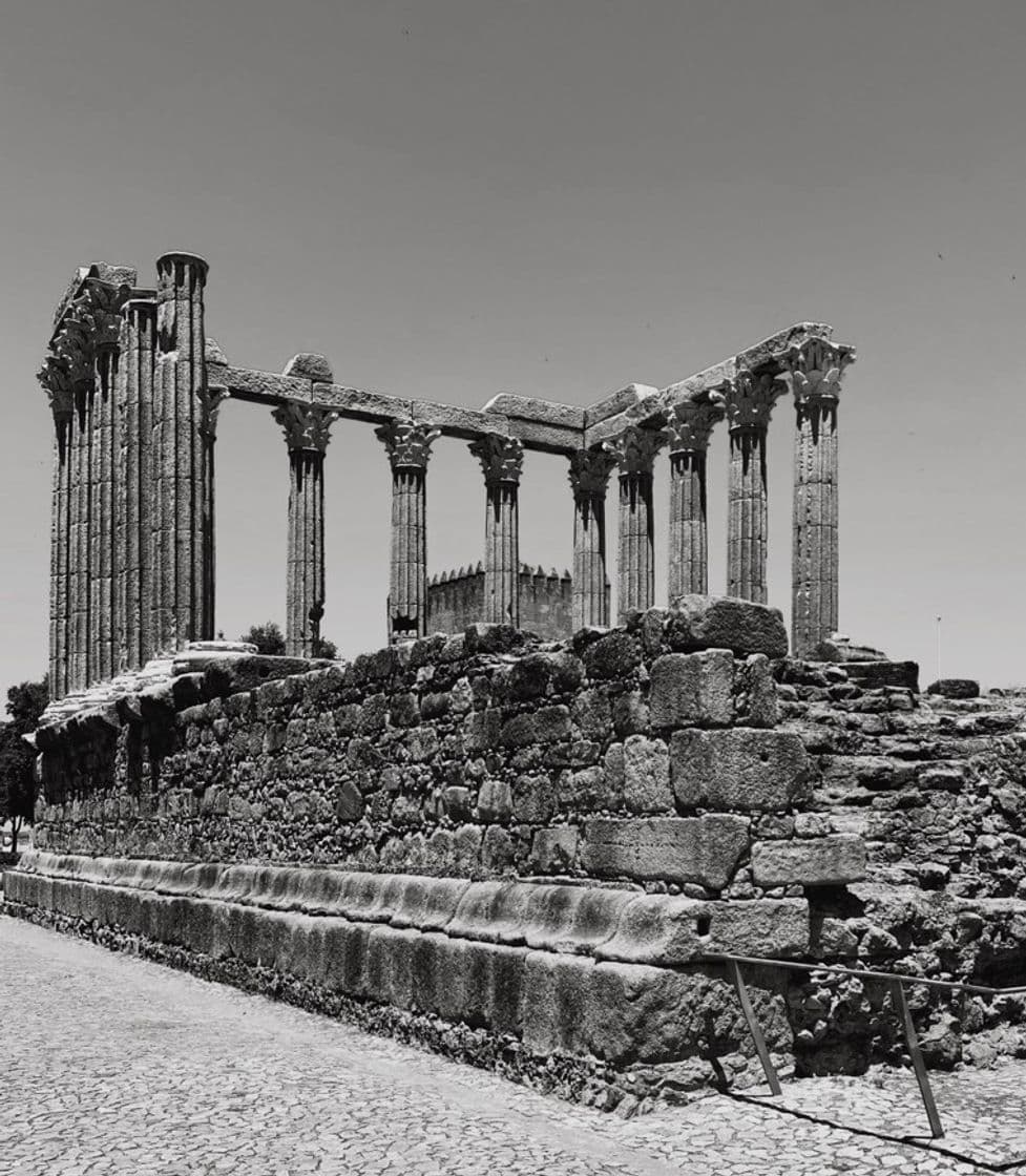 Place Templo romano de Évora