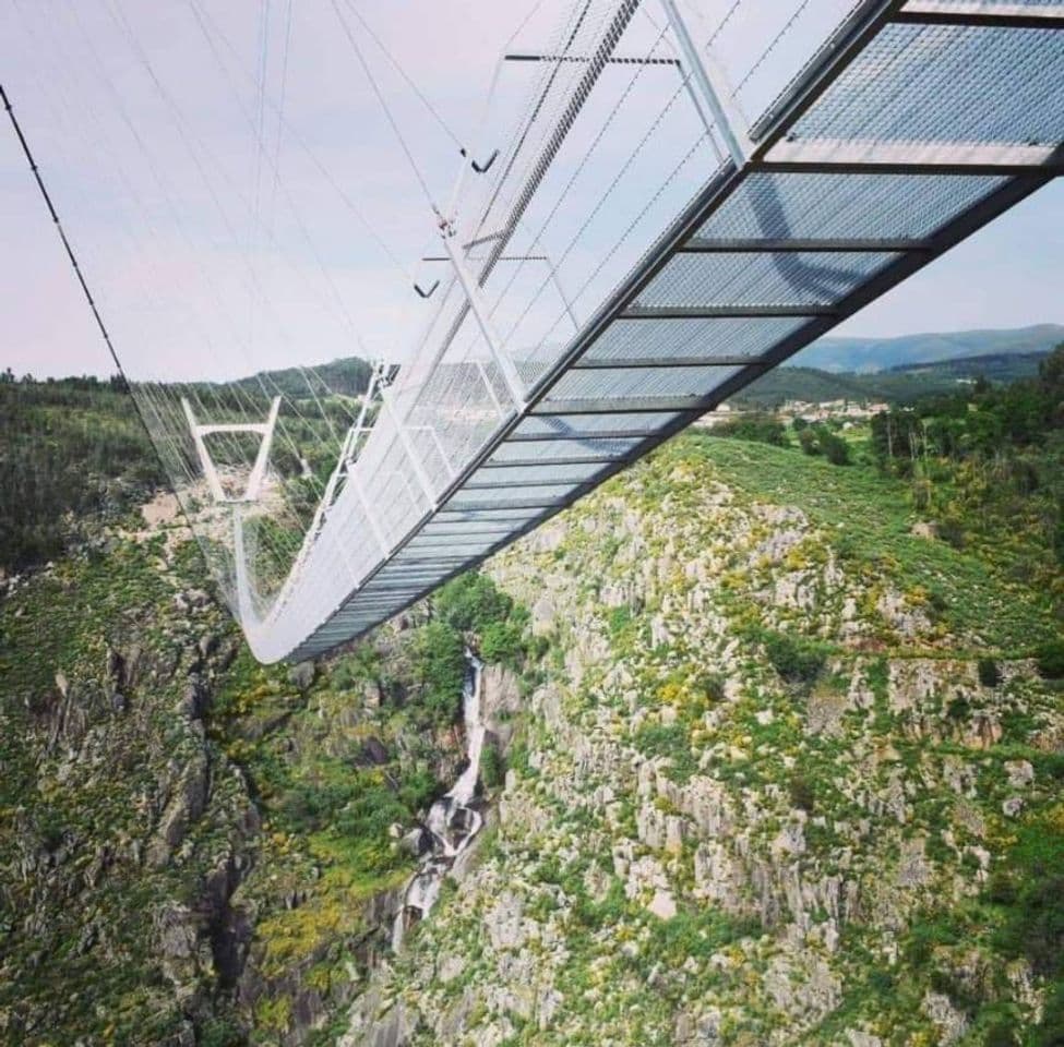 Lugar Ponte Pedonal Suspensa