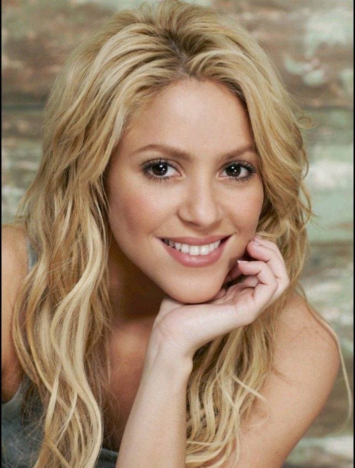 Fashion SHAKIRA