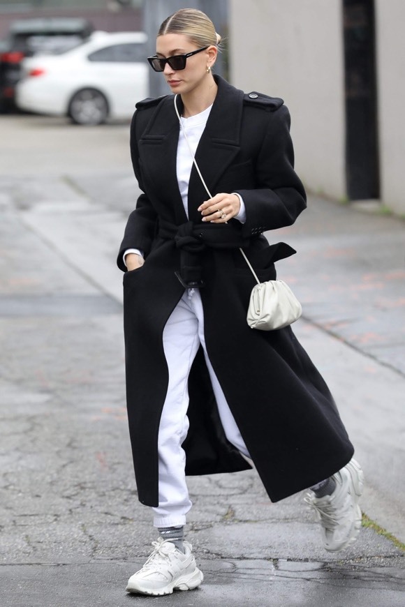 Fashion Hailey Baldwin - Wikipedia