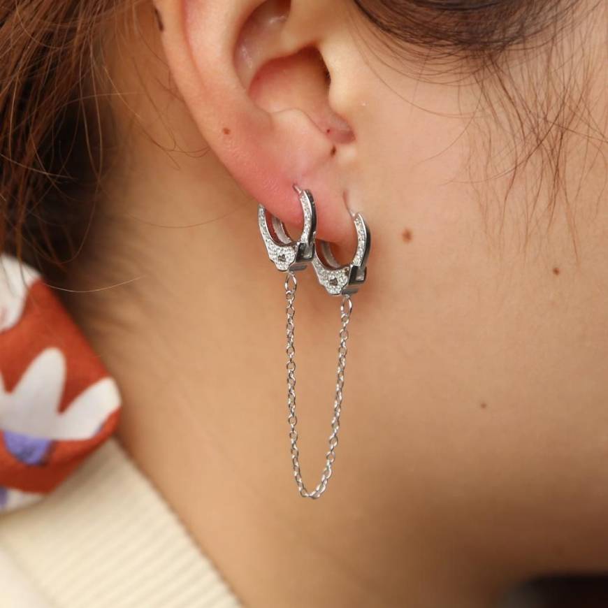 Producto Handcuff Earring with Chain