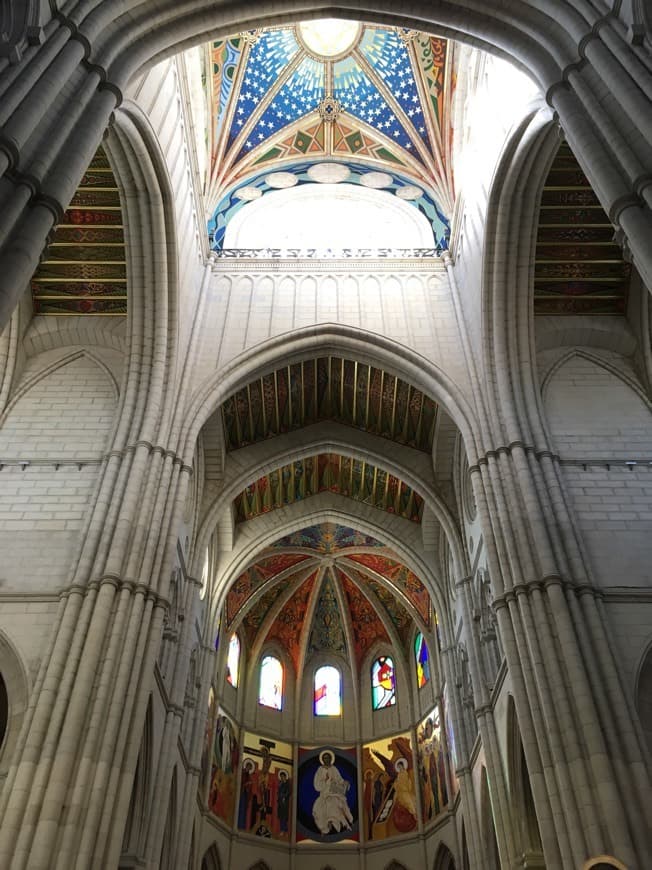 Lugar Almudena Cathedral