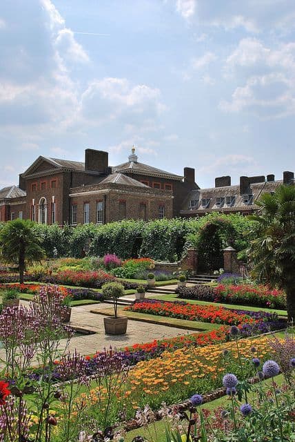 Place Kensington Gardens