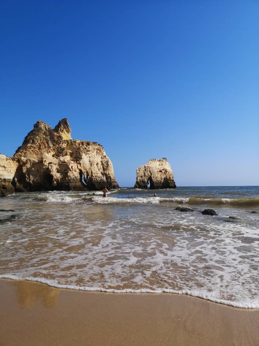 Lugar Rua Praia dos Três Irmãos