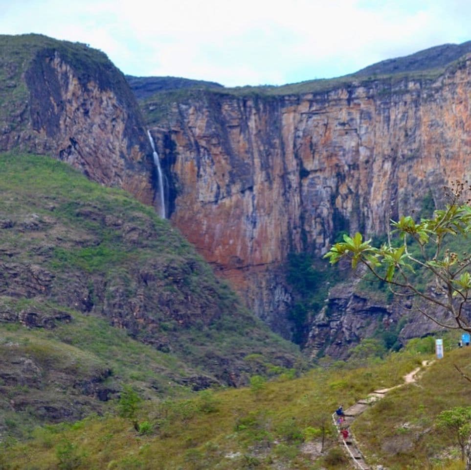 Lugar Cachoeira do Tabuleiro: Uma das mais bonitas do Brasil