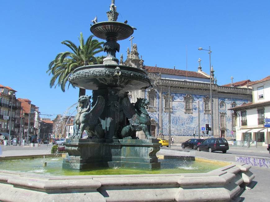 Place Fuente de los Leones