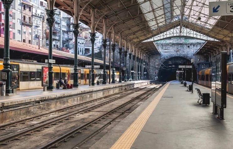 Place São Bento station