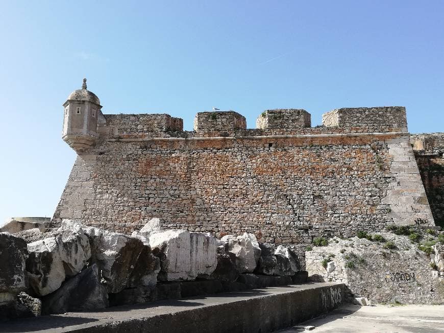 Place Fortaleza de Peniche