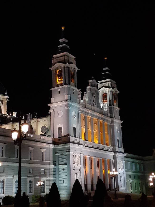 Lugar La Almudena