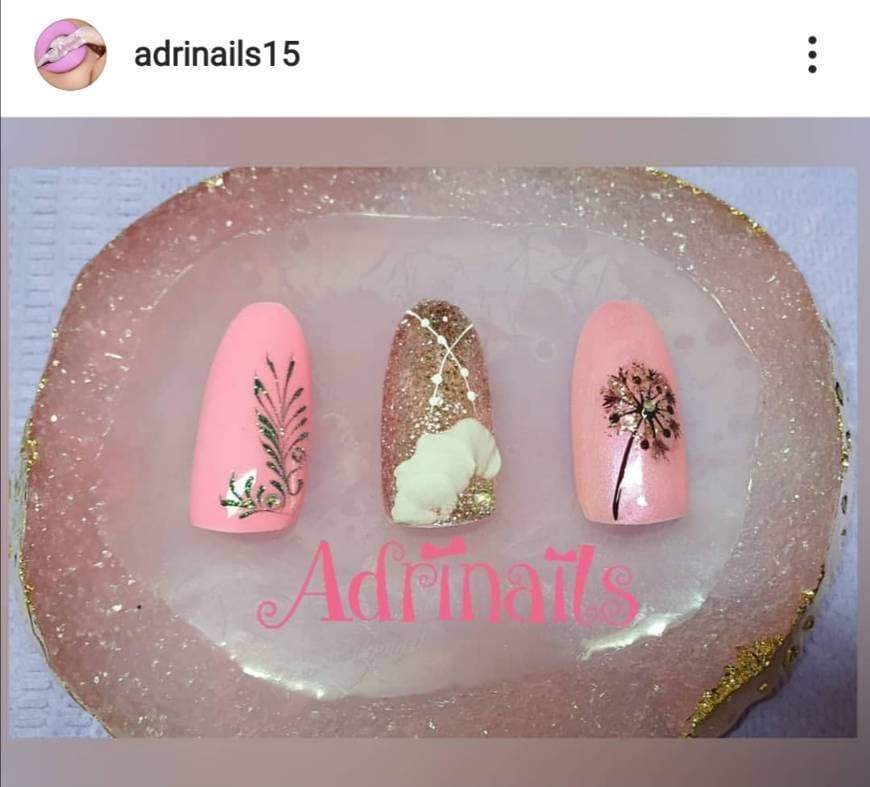 Moda @adrinails15 