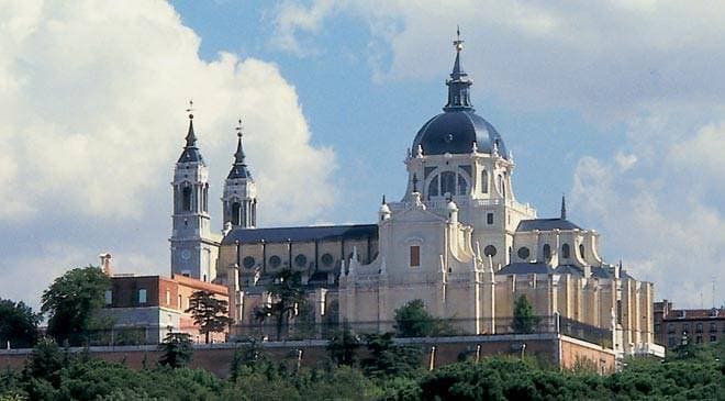 Place Almudena Cathedral