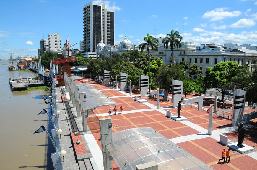 Lugar Malecón Simón Bolivar 2000