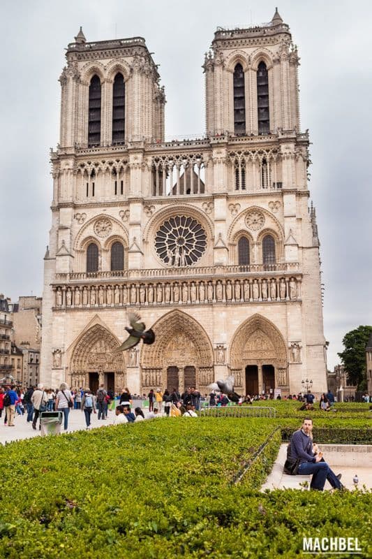 Place Notre Dame