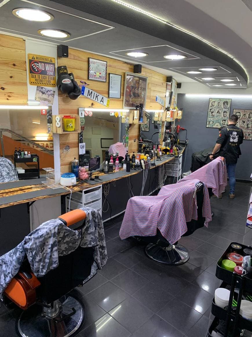 Lugar Riki Barbershop 8125