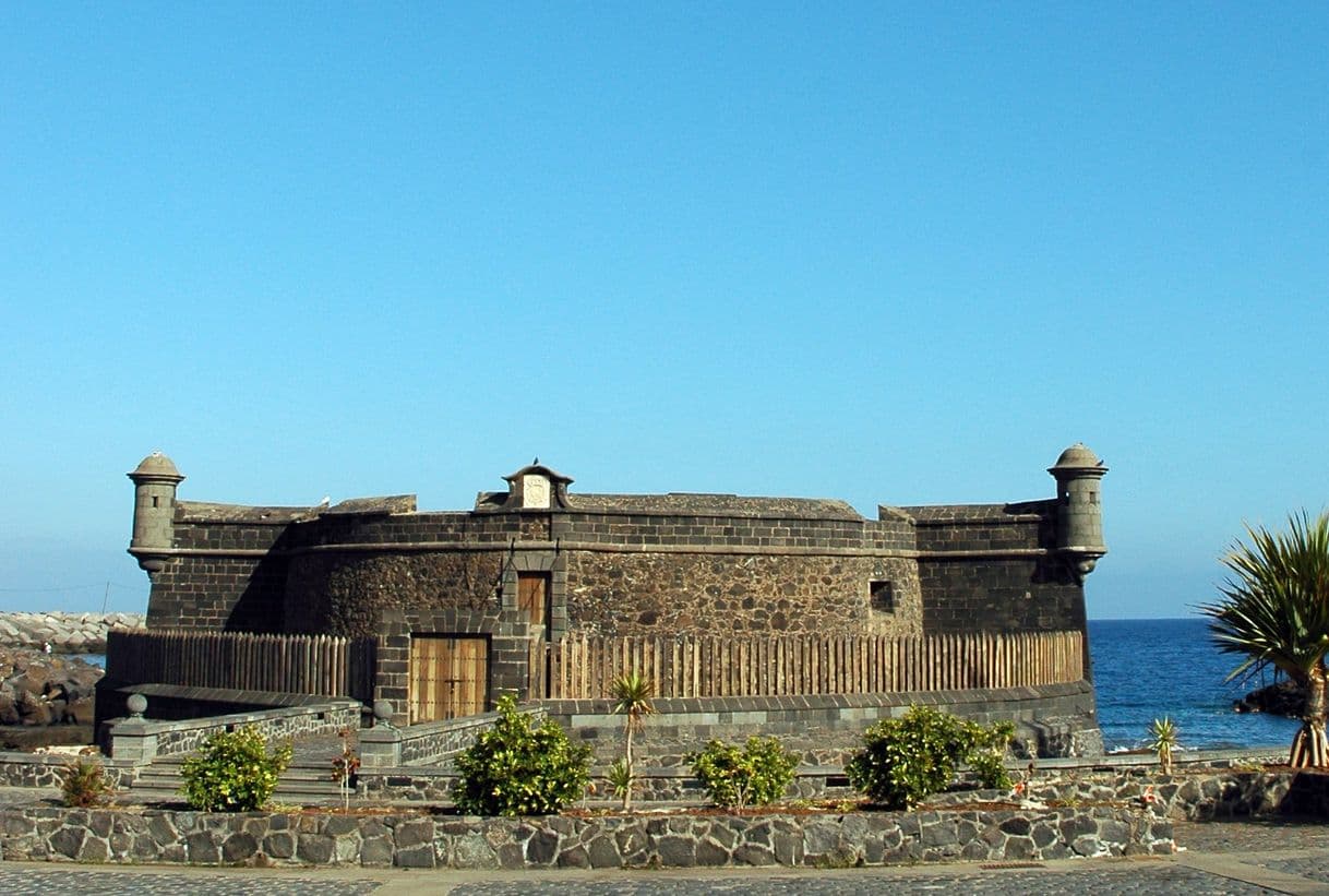 Lugar Castillo de San Juan Bautista