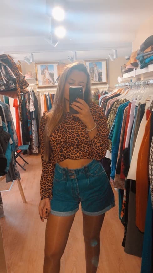 Fashion Blusa curta tigresa e calções de ganga subidos 😻😻