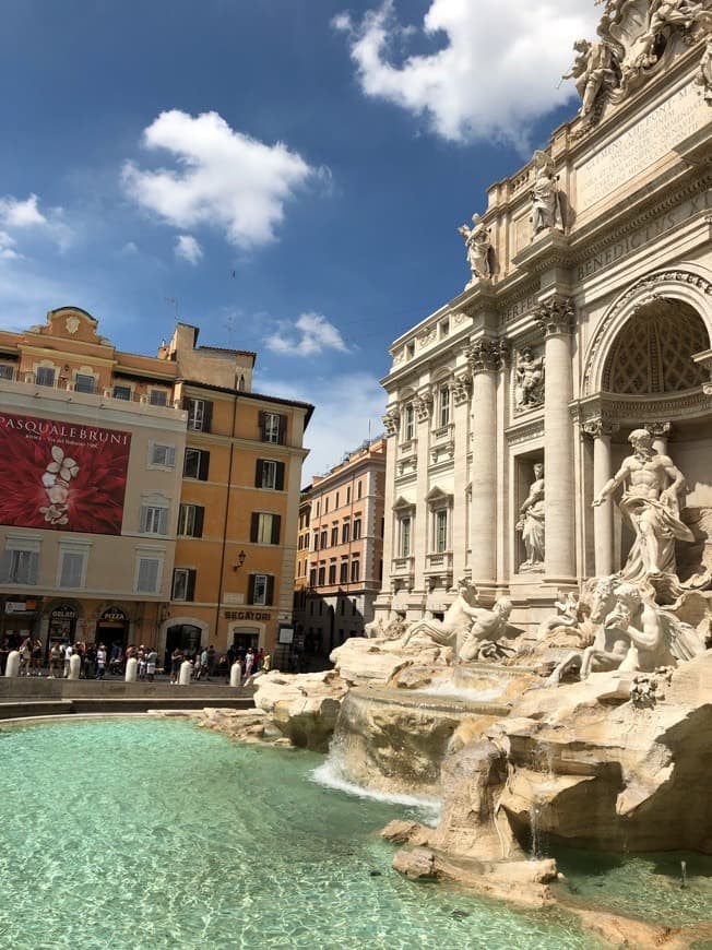 Lugar Fontana di Trevi