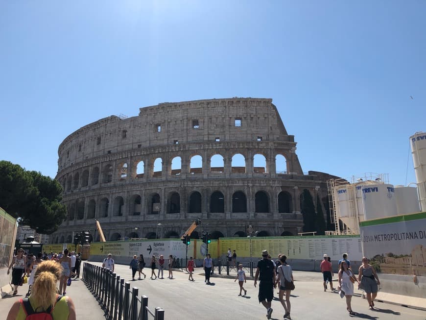 Lugar Coliseo de Roma