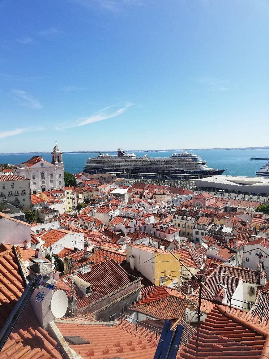 Place Miradouro de Santa Luzia