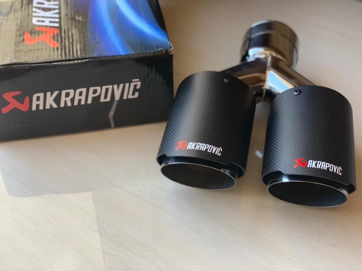 Moda https://http2.mlstatic.com/ponteira-akrapovic-dupla-35pol-ca