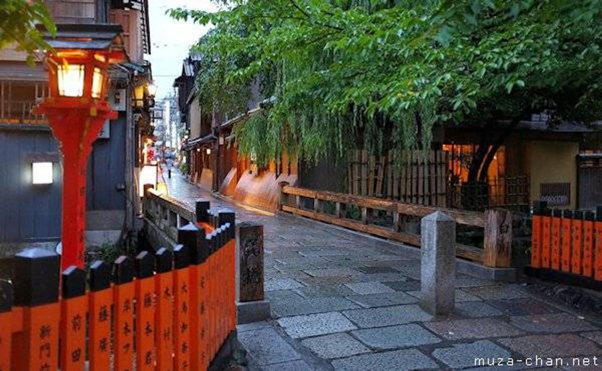 Place Gion Tatsumi Bridge